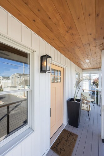 Beach Block-1min Walk-Luxury-The Reef Upstairs