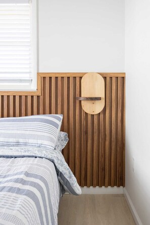 3 habitaciones, tabla de planchar con plancha, wifi y ropa de cama