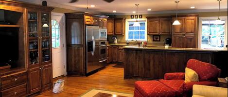 المنشأة من الداخل