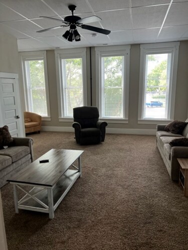 Harv's Uptown Retreat on World's Largest Square