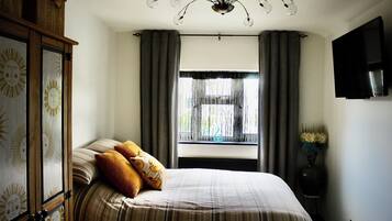 1 bedroom, iron/ironing board, WiFi, bed sheets