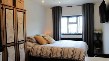 1 bedroom, iron/ironing board, WiFi, bed sheets