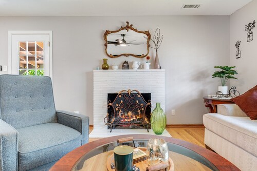 Charming 2-Bedroom Home with a Dedicated Office and Beautiful Backyard