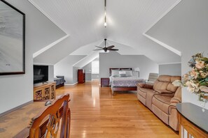 2 bedrooms, iron/ironing board, WiFi, bed sheets - Cozy Getaway, Grill, Spacious by Zen Living (Waxhaw)