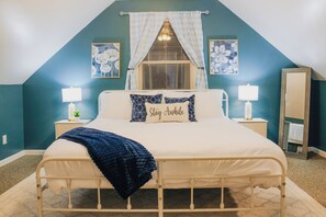 2 makuuhuonetta, työpöytä, silitysrauta/-lauta, ilmainen Wi-Fi