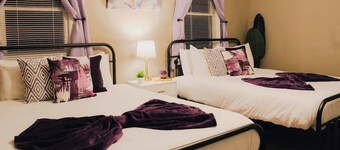Charming Clifton Loft with Balcony & Free