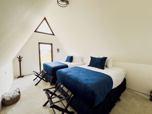 Traditional Double Room | Bed sheets - Arena Hostel (Sipacate)