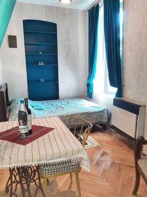 1 quarto, ferros/tábuas de passar roupa, Wi-Fi, roupa de cama