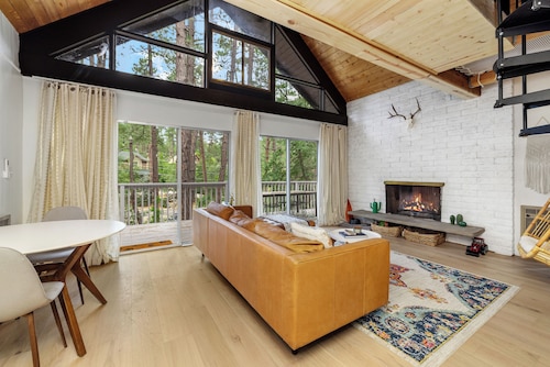 Silver King Cabin. 6,200 ft of elevation. 10 minutes from downtown Prescott. 