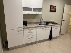 Fridge, microwave, stovetop, coffee/tea maker - Hidden gem, close to Jan Thiel beach Curacao (Jan Thiel)