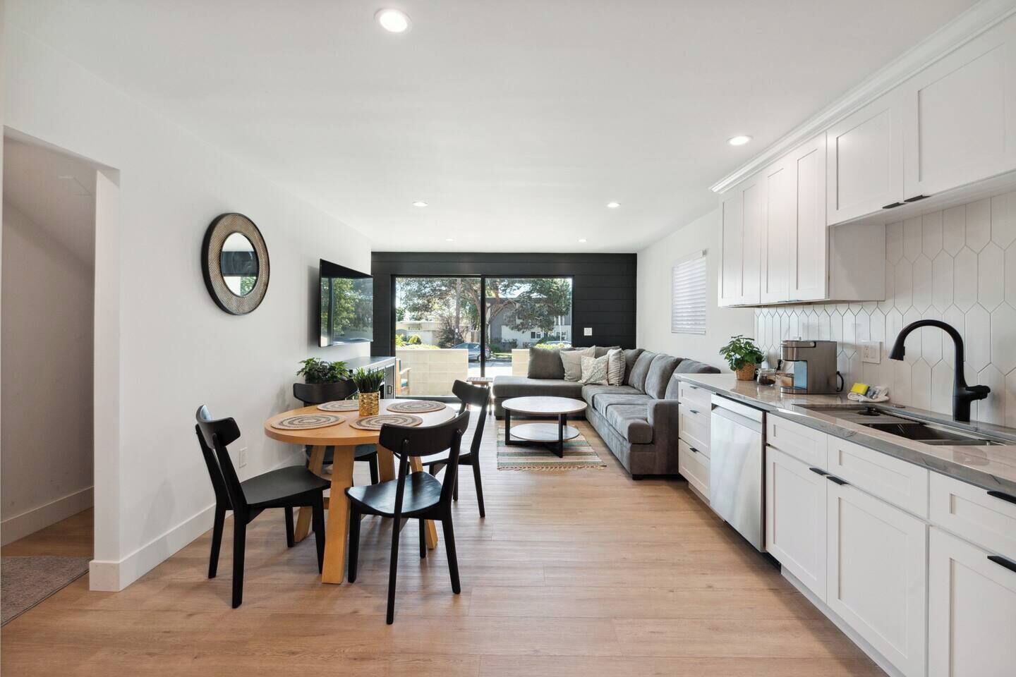 Älytelevisio, kirjoja