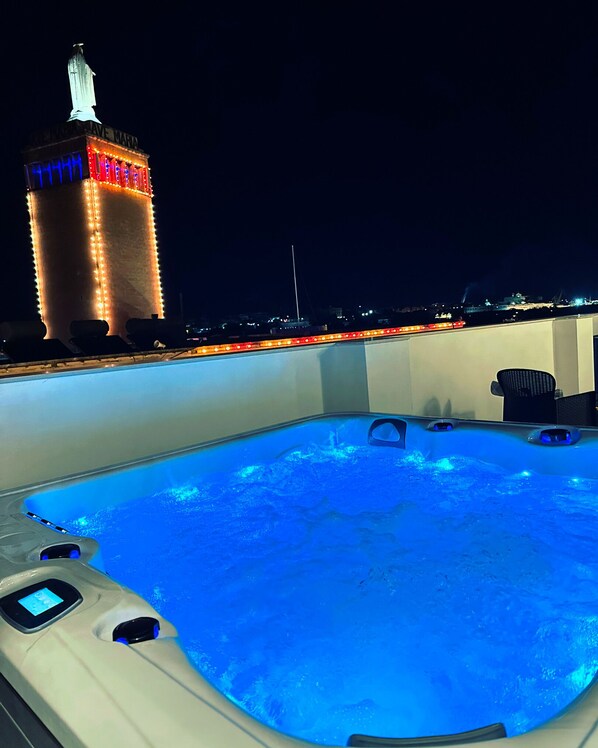 頂樓客房 | 書桌、筆電工作空間、隔音、免費搖籃/嬰兒床