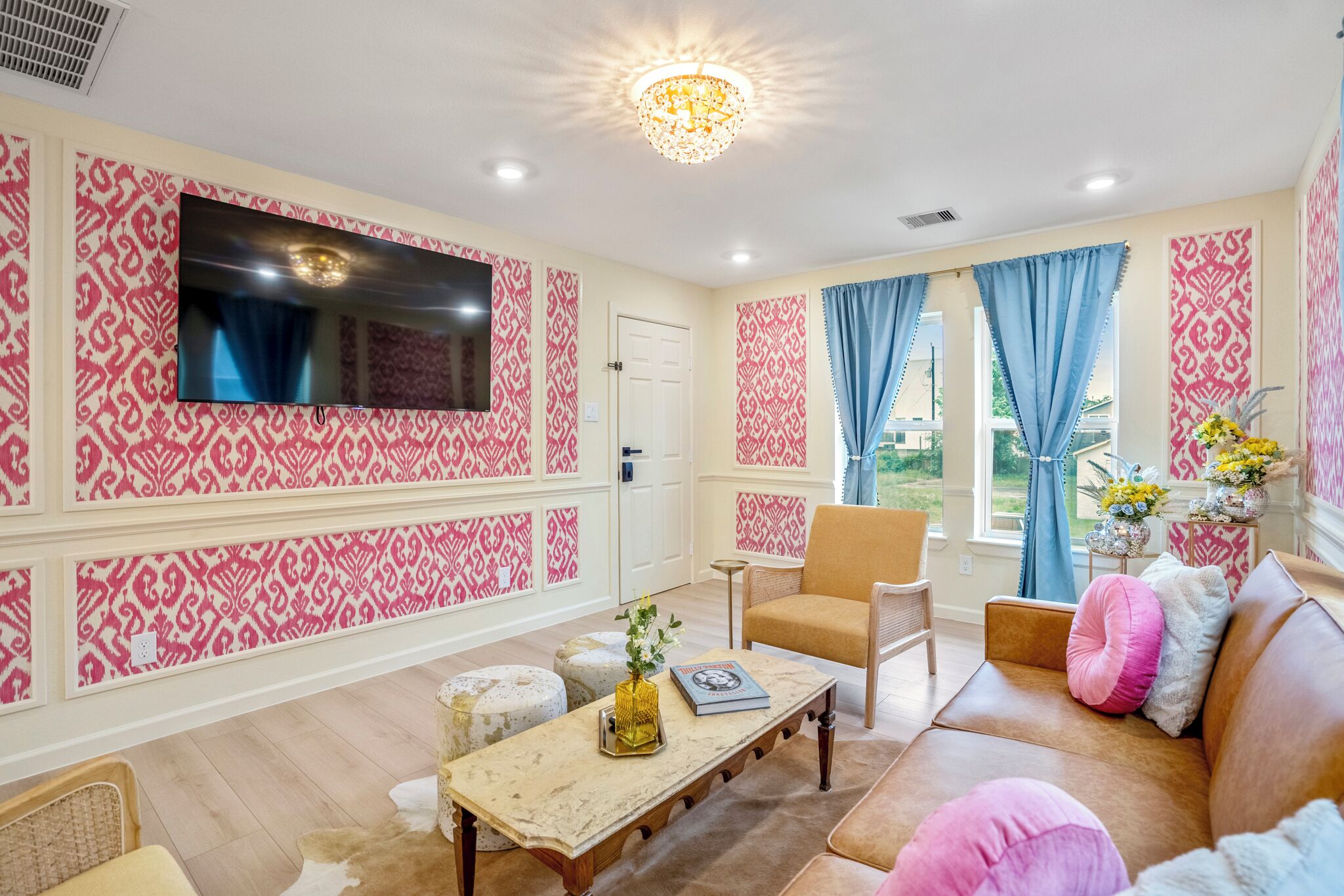 Heated Pool & Spa, Bath in All BRs, Gated 2-Car PKG