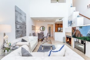 Smart TV, fireplace, stereo