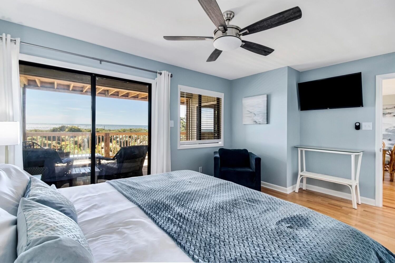 3 bedrooms, iron/ironing board, travel crib, free WiFi