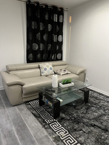 Duplex apartment in Elancourt, Olympic site, close to all amenities