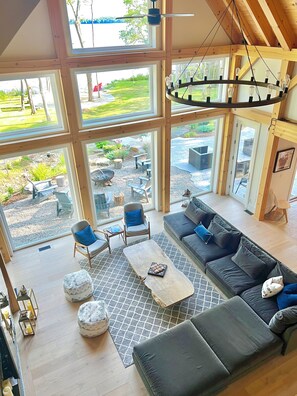 Smart-TV, Kamin, DVD-Player, Videothek