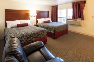 Escritorio y espacio para trabajar con laptop 