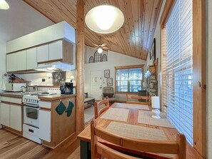 Fridge, microwave, oven, stovetop - Peaceful Retreat Lackawanna 1D-Close to Ski Cooper and Turquoise Lake! (Leadville)