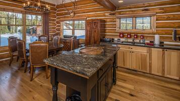 Réfrigérateur, micro-ondes, four, lave-vaisselle