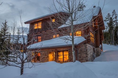 4 Bedroom Ski-In-Ski-Out Big Sky Cabin