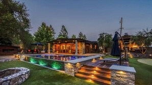 Unclassified image, 5 of 24, button - The Dragonfly - Healdsburg with Pool, Hot Tub and Tastings Included (Healdsburg)