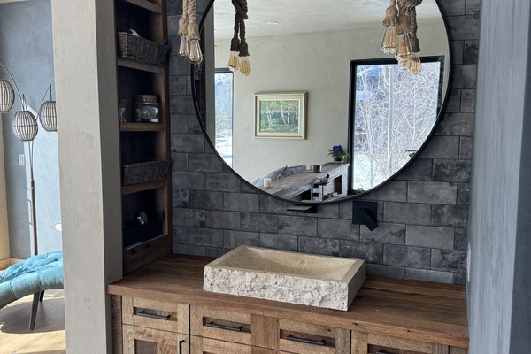 Master Vanity