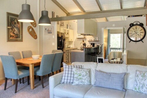 Walk Everywhere: Relaxing Val D'Sol Condo