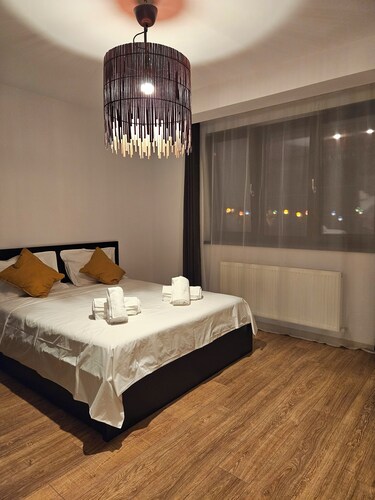 Exclusive Living Apartment 
