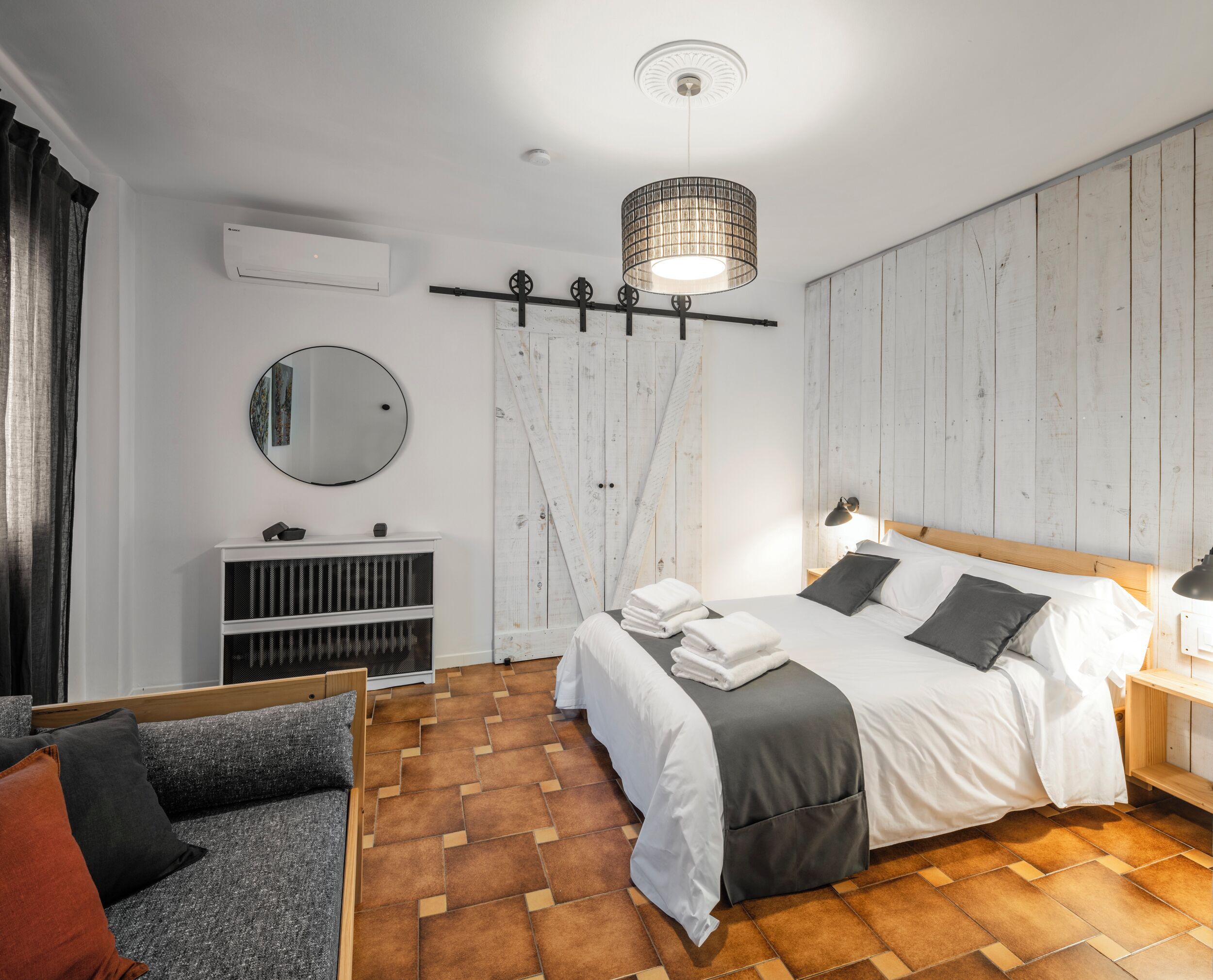 4 Schlafzimmer, Bügeleisen/Bügelbrett, Reisekinderbett, WLAN