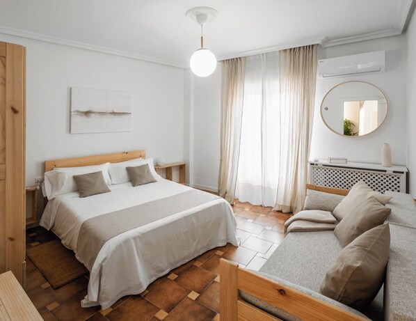 4 bedrooms, iron/ironing board, travel cot, WiFi