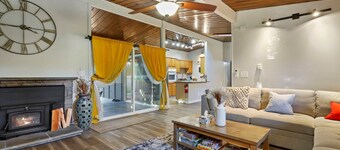 Cozy haven with hot tub & AC near Bangor base and hospital in Silverdale