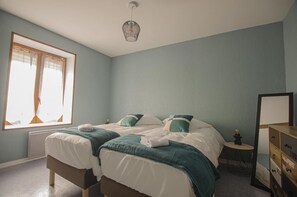 2 Schlafzimmer, Bügeleisen/Bügelbrett, Reisekinderbett, kostenloses WLAN