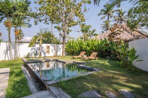 Outdoor pool - Villa Alang Alang with private Pool & Garden (Selong Belanak)