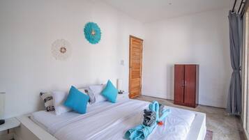 3 bedrooms, desk, travel crib, free WiFi