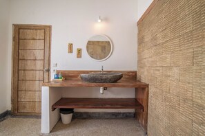 Eco-friendly toiletries, hair dryer, towels, soap - Villa Alang Alang with private Pool & Garden (Selong Belanak)