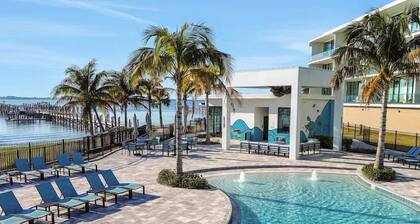 Riverside Paradise