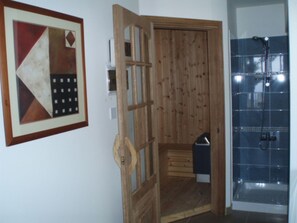 Shower, hair dryer, towels - Sun Set Suite Villa. Ideal for large party Groups! Weddings! Anniversaries! (Peyia)