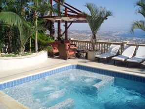 Outdoor pool - Sun Set Suite Villa. Ideal for large party Groups! Weddings! Anniversaries! (Peyia)