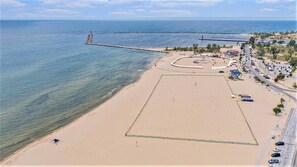 Beach nearby - Palmer House Retreat: Minutes from Downtown Muskegon & Lake Michigan (Muskegon)