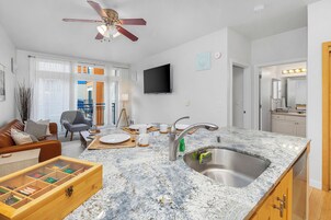 Classic Apartment | Private kitchen | Fridge, microwave, oven, dishwasher