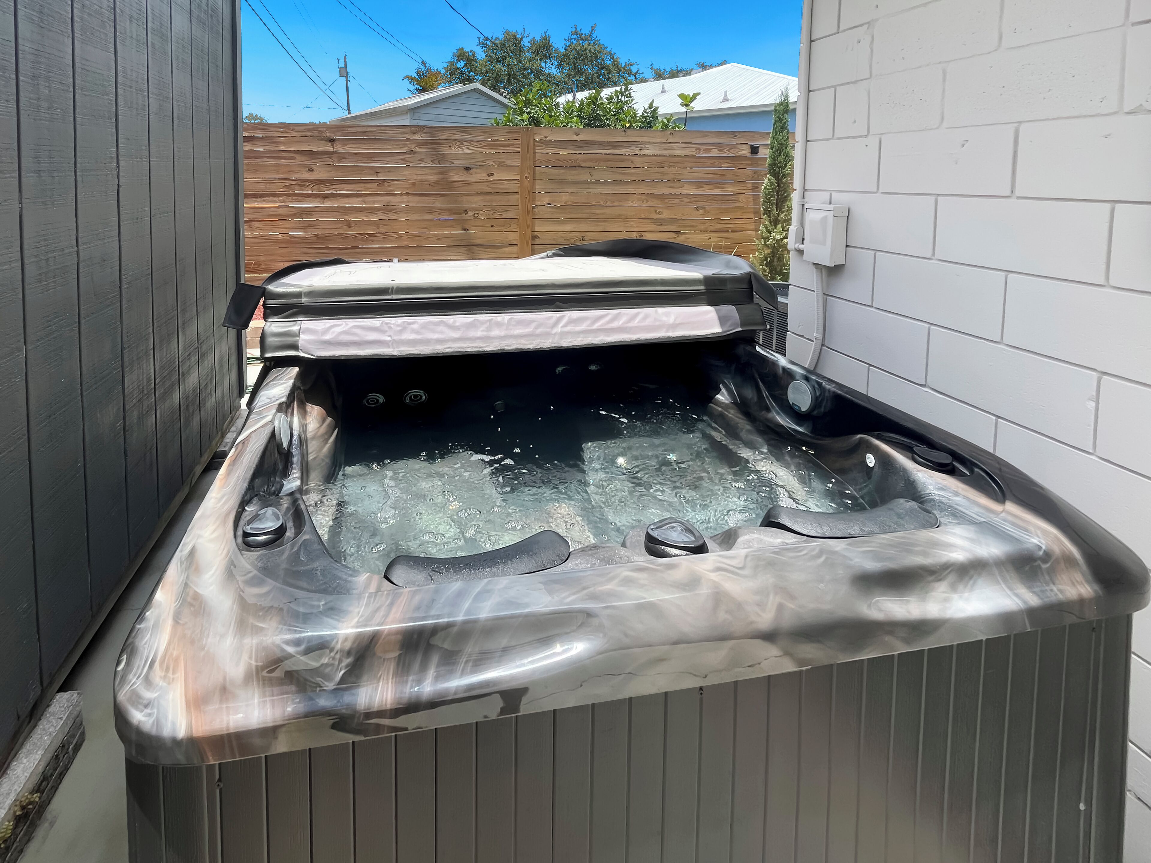 Outdoor spa tub