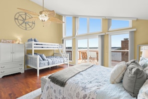 5 bedrooms, iron/ironing board, WiFi, bed sheets