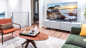 Smart-TV, bøker og PC-skjermer