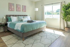 3 bedrooms, desk, iron/ironing board, free WiFi