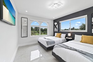 7 bedrooms, iron/ironing board, WiFi, bed sheets