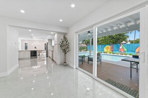 屋内プール、温水プール