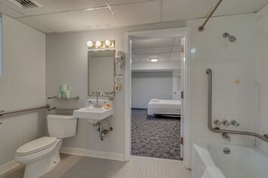 Combined shower/bathtub, hair dryer, towels - Historic Dorm Room in Music Row! (Nashville)