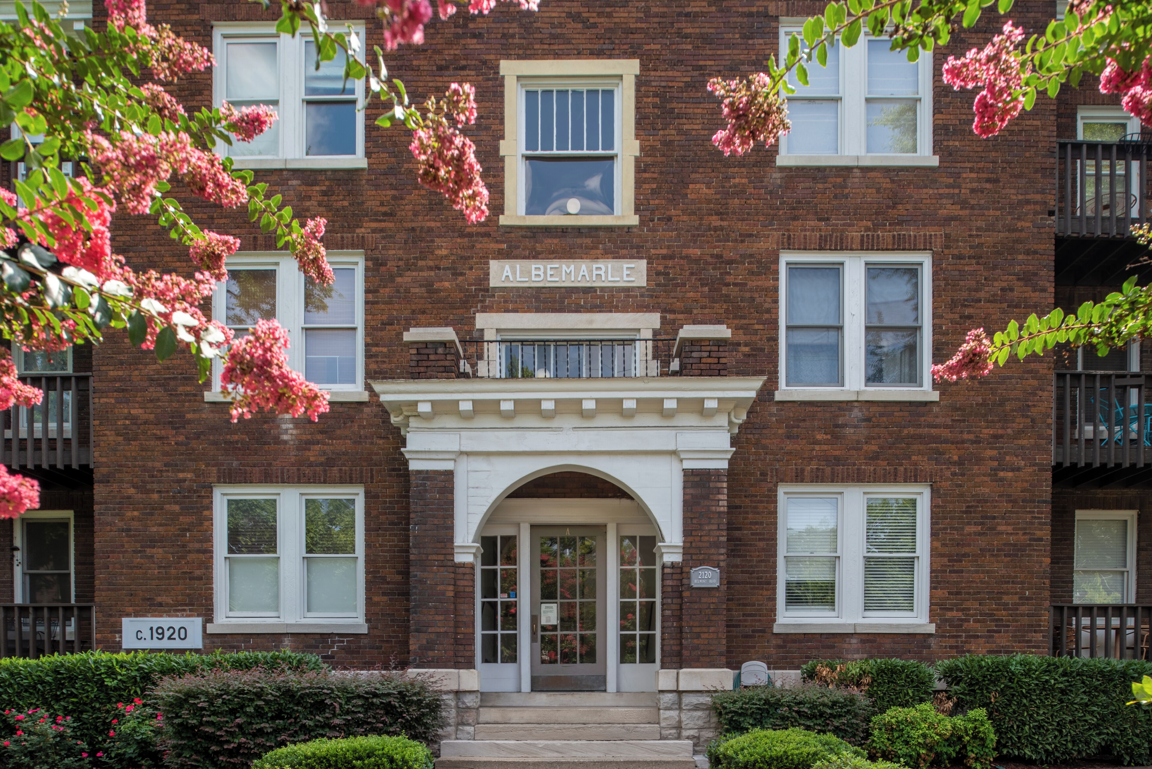Lovely Loft for 2 on Belmont • Mins to Downtown