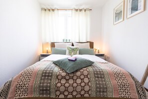 Unclassified image, 2 of 41, button